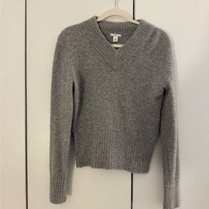 Lewit Heather Gray V-Neck Sweater